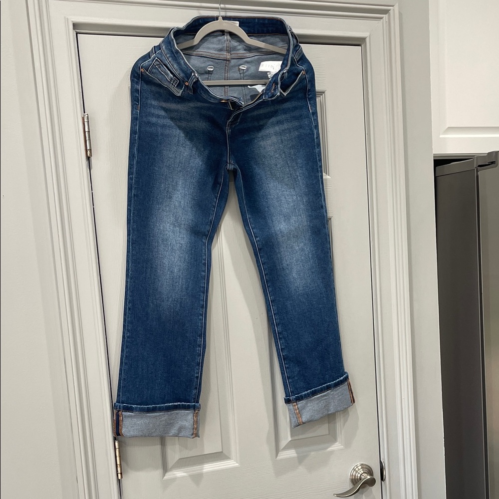 Risen Cuffed Cropped Jeans